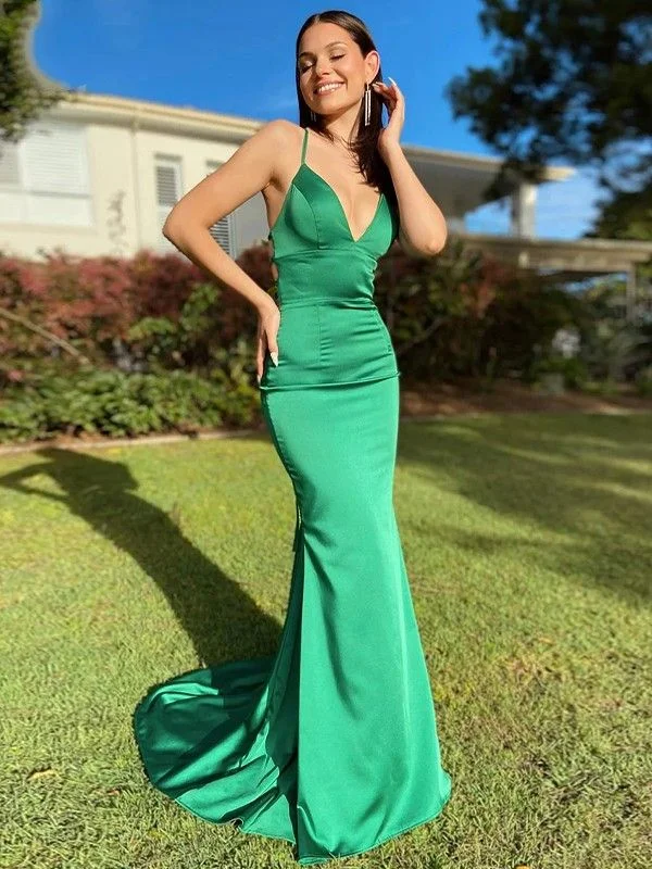 simple evening dress for summer -Green Sheath/Column V-Neck Prom Dresses With Criss-Cross Straps cc665